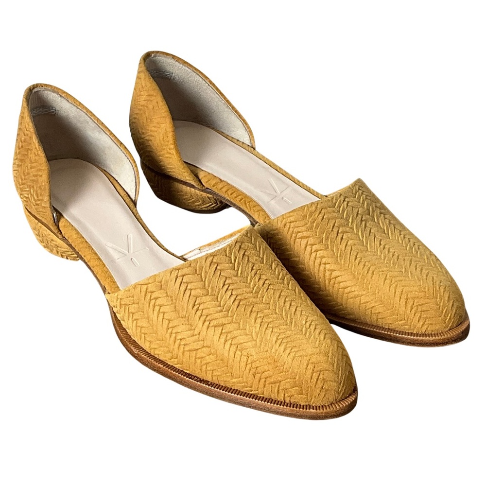 5YMedio Sol Tan Textured Leather D’Orsay Flats, New in Box